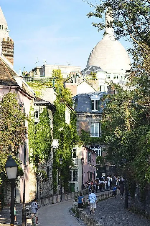 Abbesses Montmartre Apartment Paris